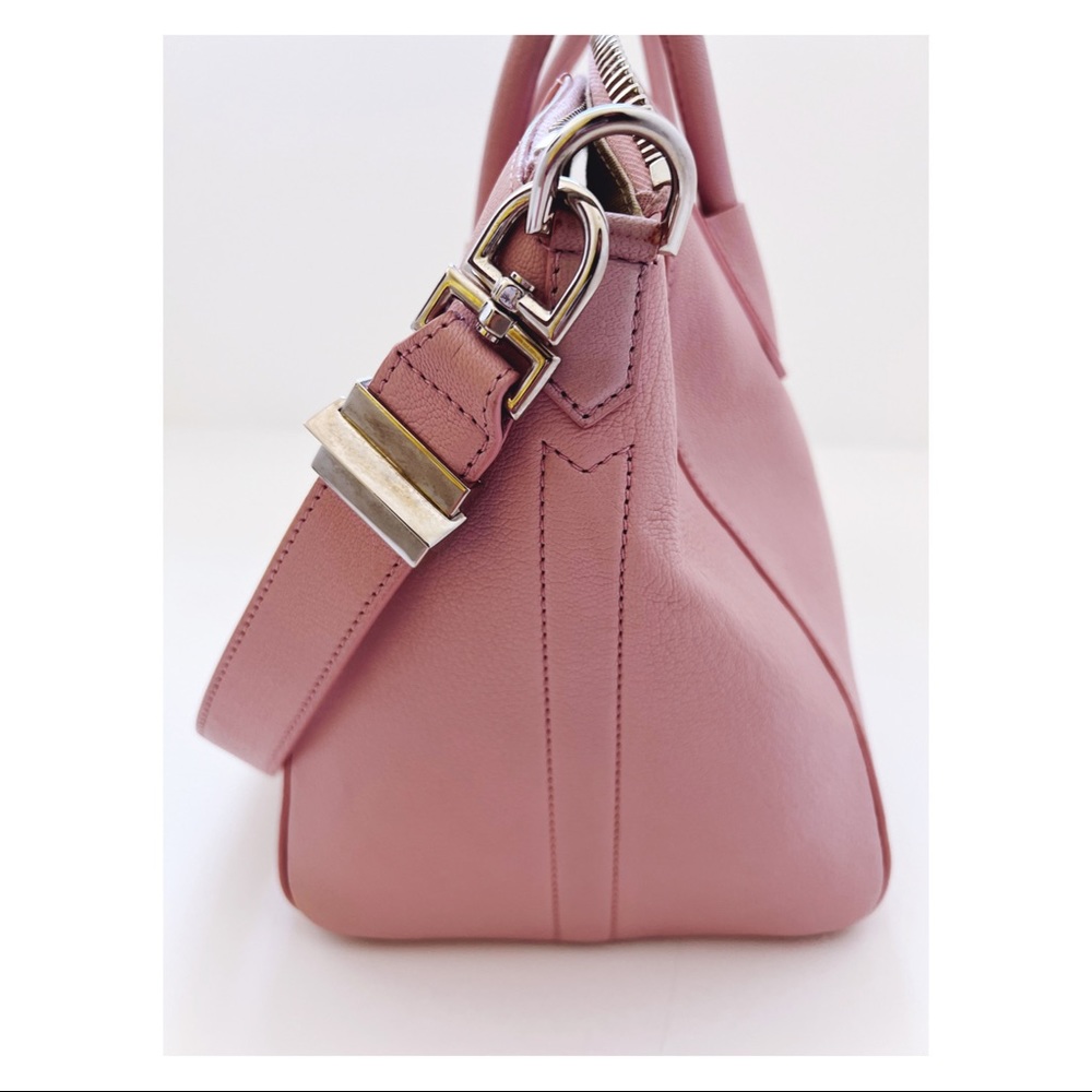 Givenchy medium Antigona bag in pink. - Picture 12 of 16